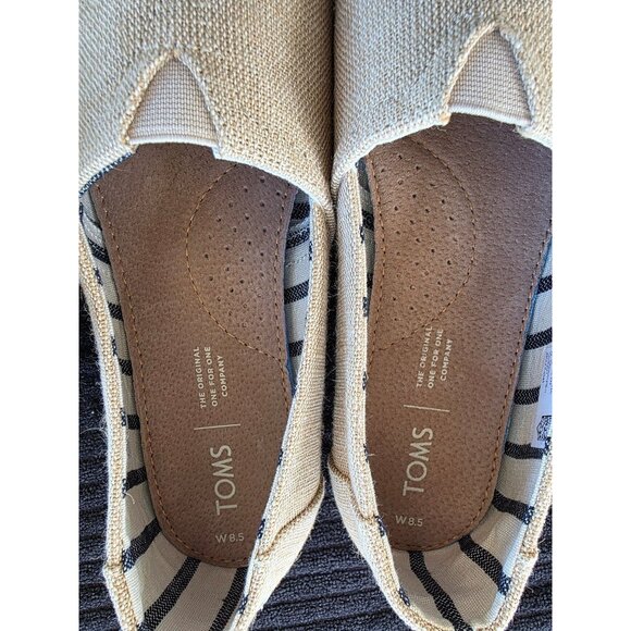 Toms White and Tan Flats Espadrille Style - Picture 5 of 13